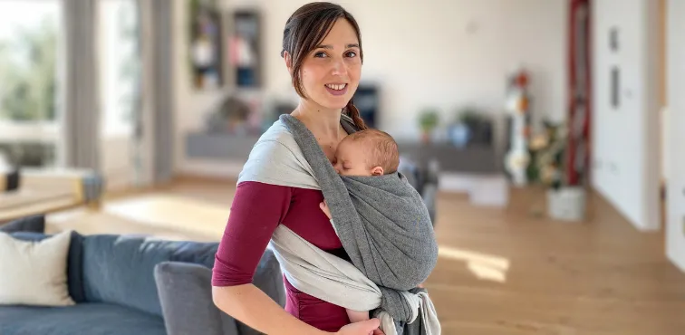 BabyMonkey Babytragetuch mit Neugeborenem