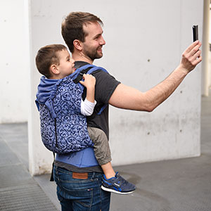 dad baby carrier preschooler