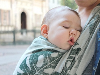 Vantaggi e benefici del Babywearing