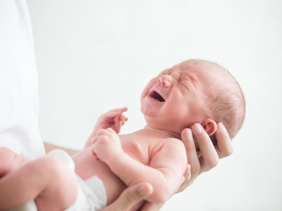 Le coliche del neonato e il babywearing